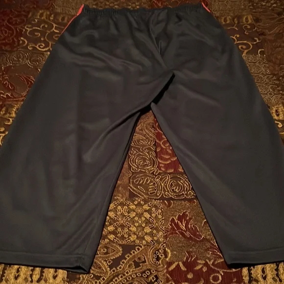 Adidas Three Stripes Loose Fit Capri - Picture 5 of 5